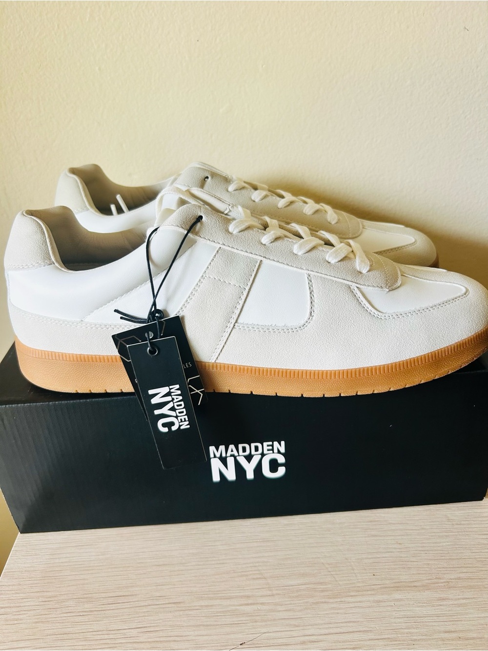 Madden NYC Men’s White Low-Top Sneakers with Gum Sole size 13